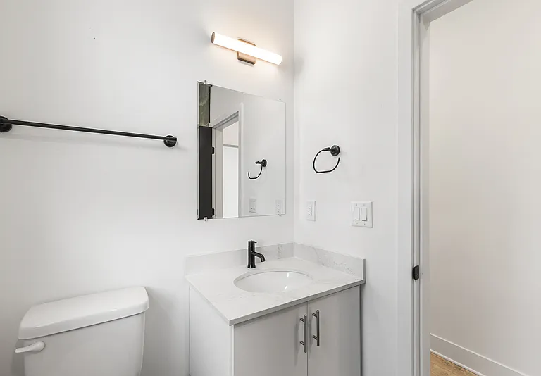 943 Washington Ave #306 — Photo 18