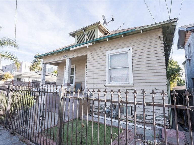 Listing photo 2