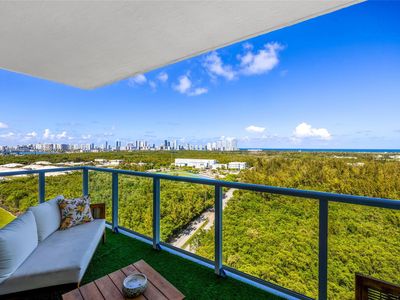 15051 Royal Oaks Ln APT 1901, North Miami, FL, 33181