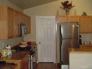 3rd image of 28 Aspenwood Dr