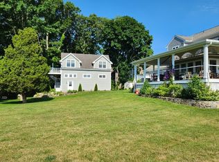 61 Hopedale Dr, North Kingstown, RI 02852