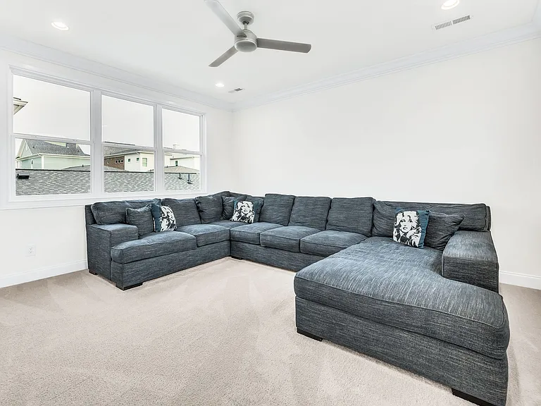 6007 Camberley St — Photo 28