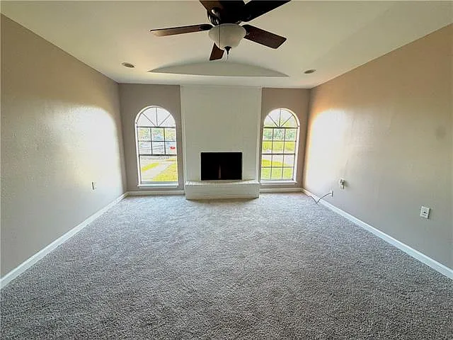 3 bed, 2.0 bath, 1600 sqft, $1,650 — Photo 3
