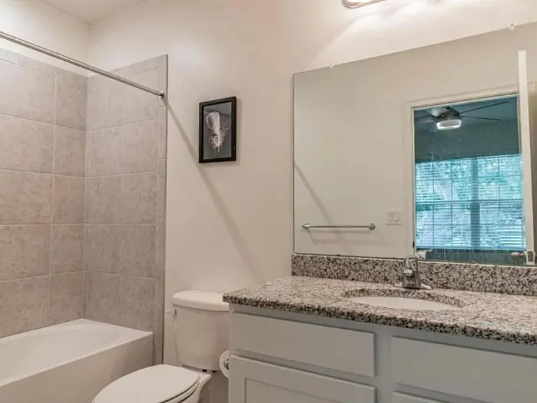 1122 Hillhurst Dr — Photo 12
