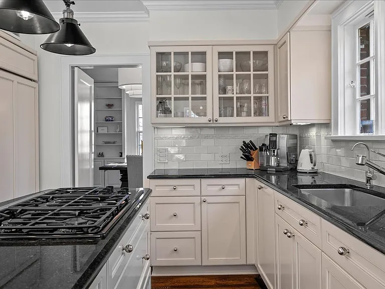 86 Caterson Ter — Photo 16