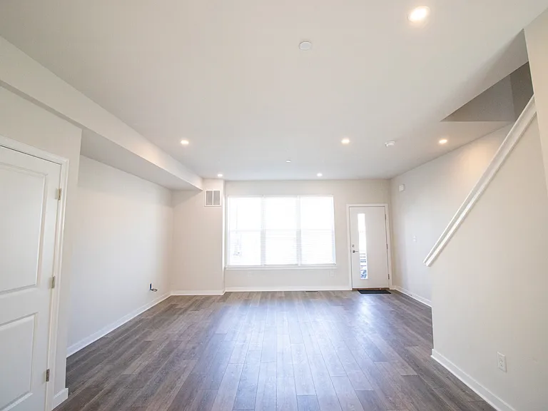 4721 Salmon St — Photo 7