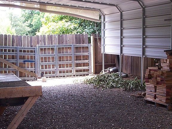 2 car garage plus covered sideyard/parking 