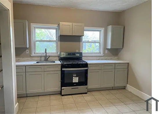 46 Seymour Ave #1