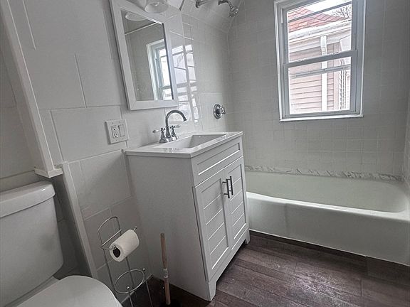 5th image of 18 Rugby Rd