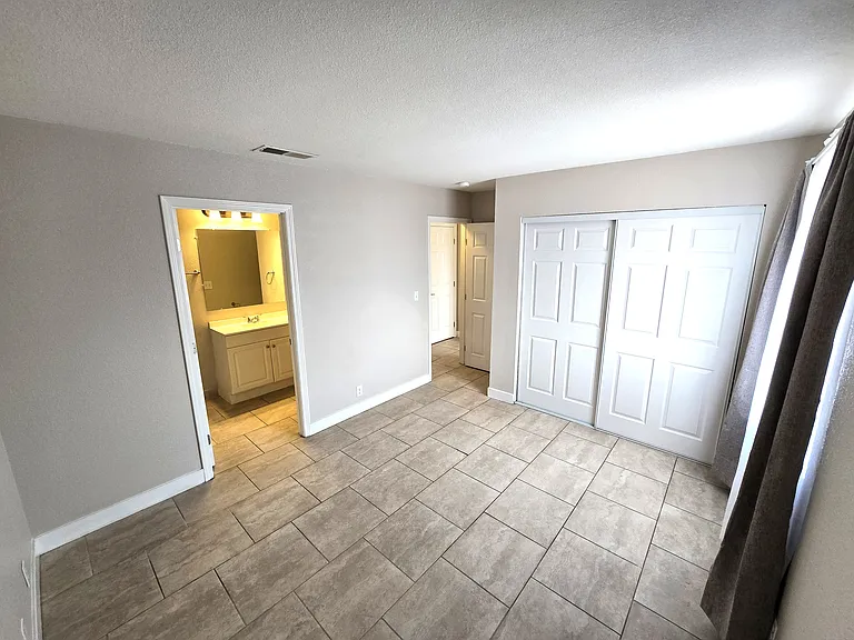 4300 N Lamont St #291 — Photo 9