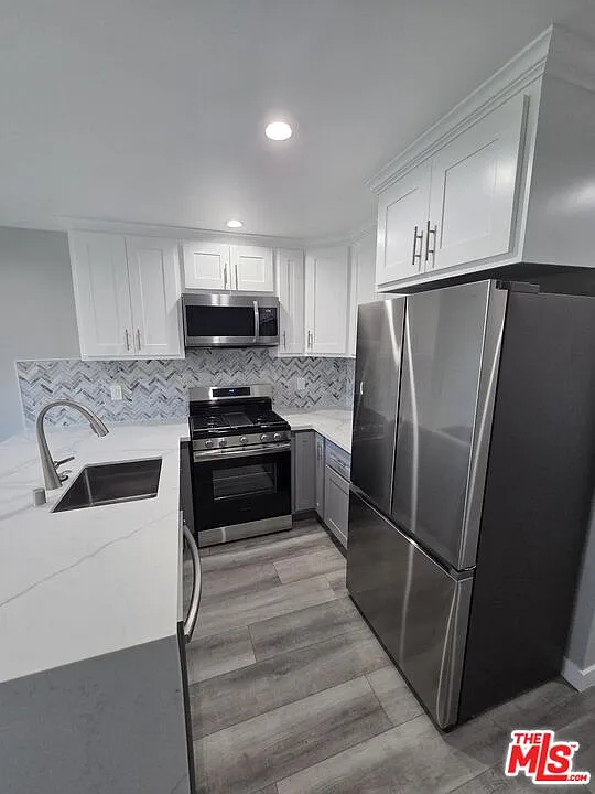 1 bed, 1.0 bath, $2,600 — Photo 2