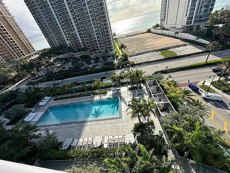 17550 Collins Ave #902 — Photo 33