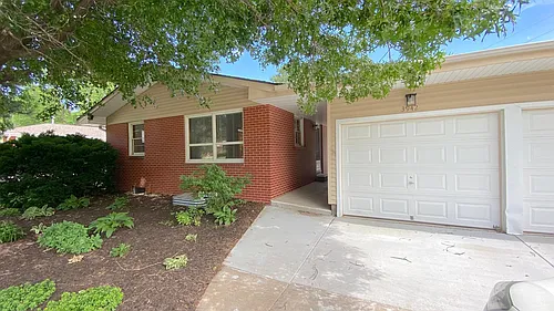 3942 Pace Blvd Photo 1