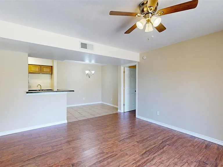 904 University Oaks Blvd #97 — Photo 2