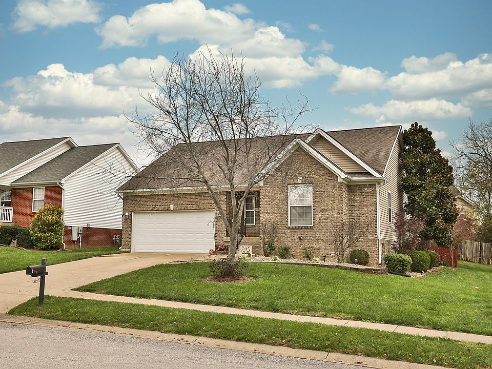 1st image of 441 Erie Ct