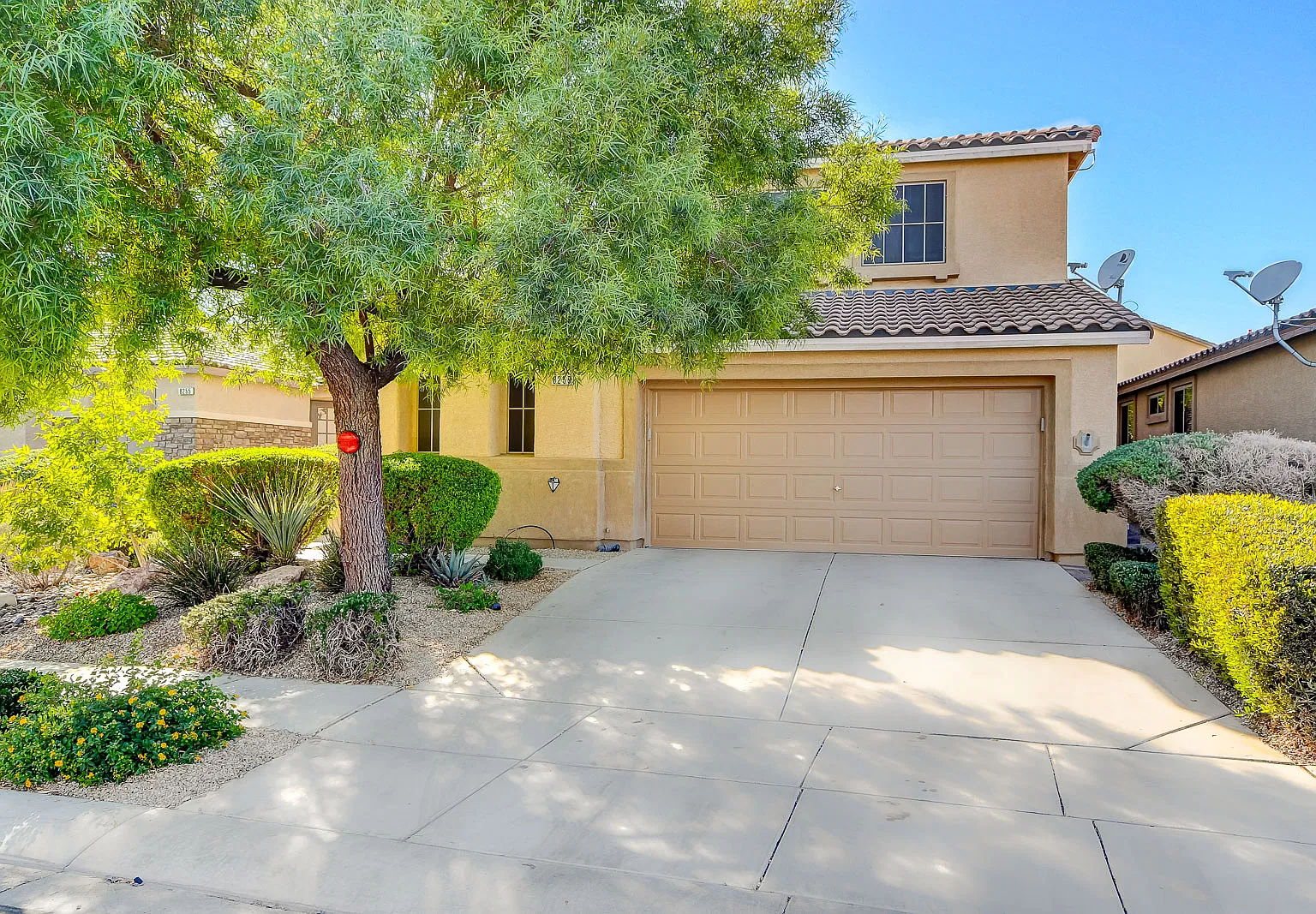 4 bed, 3.5 bath, 2495 sqft, $2,685 — Photo 1