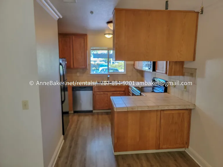 217 Elbridge Ave E — Photo 5