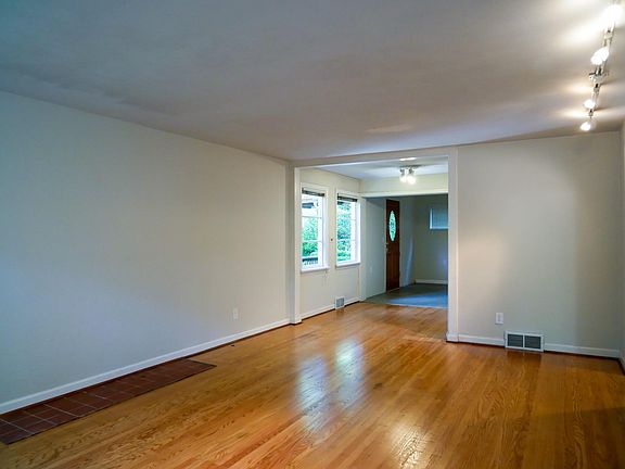 3rd image of 18022 49th Pl NE