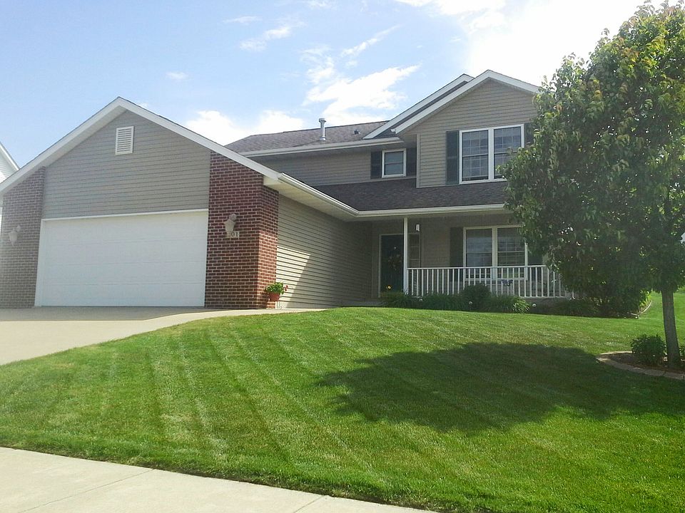Front yard and house