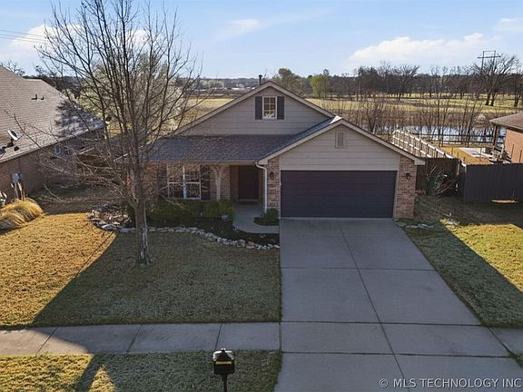 3rd image of 9009 N 157th East Ave