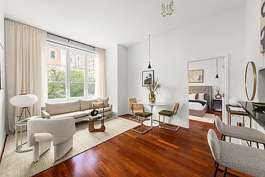 45 Park Avenue, #202