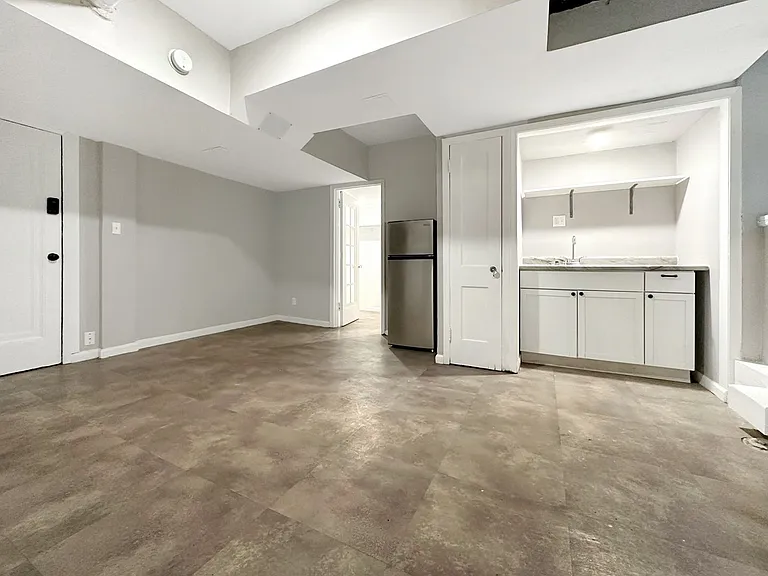 Manning Manor — Photo 15