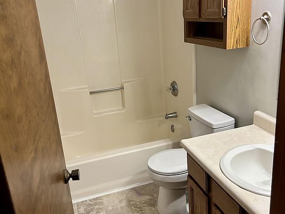 5th image of 17470 Fairway Dr #A
