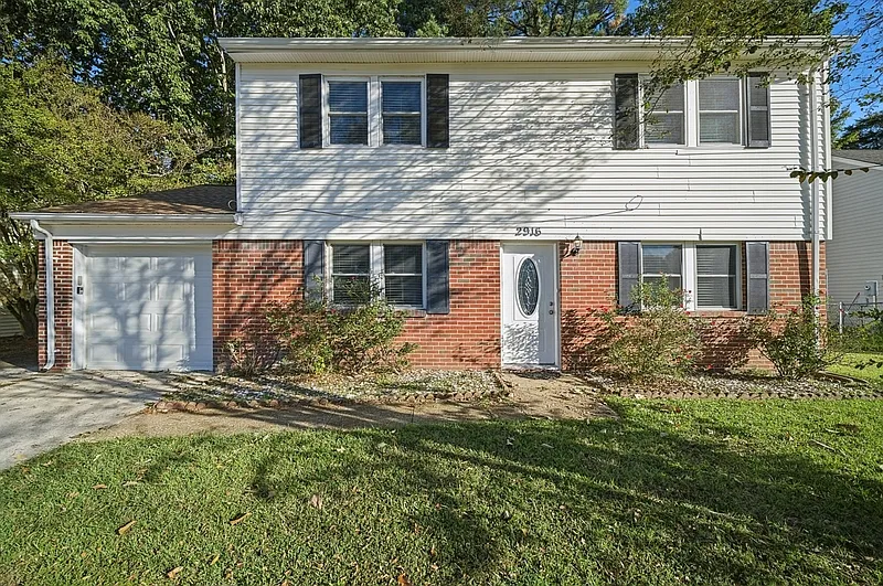 2916 Dante Pl