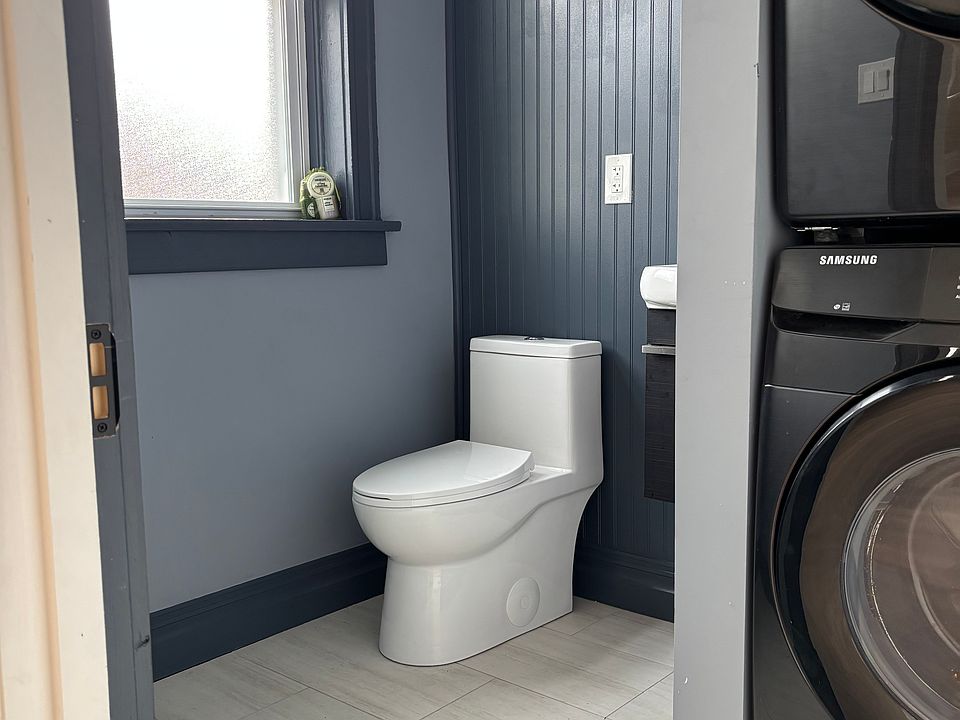 Guest facilities and laundry.