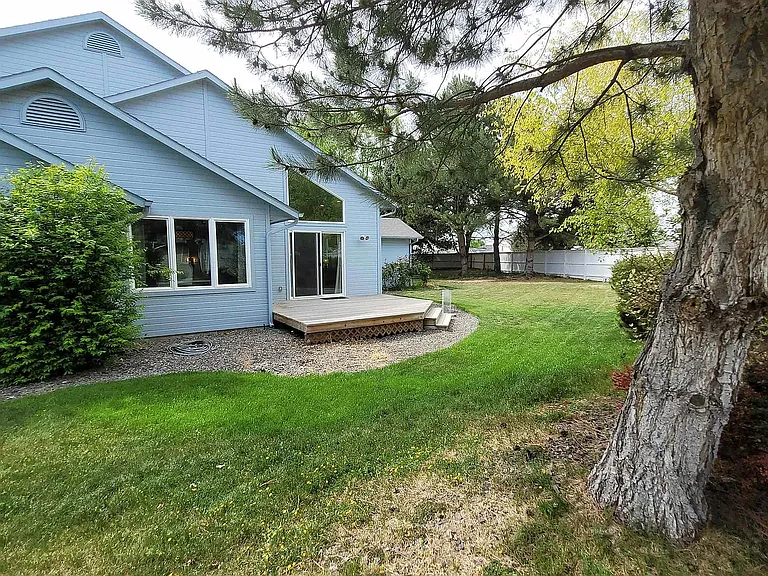 1210 Walnut Creek Ct — Photo 4