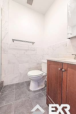 5th image of 32 Garnet St #2F