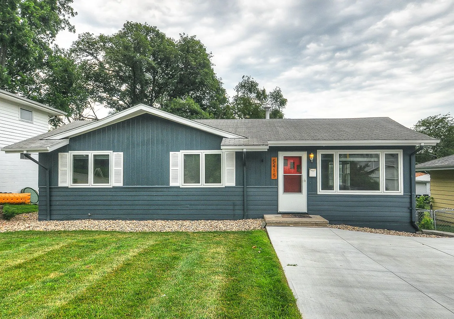4 bed ranch in Aksarben — Photo 1