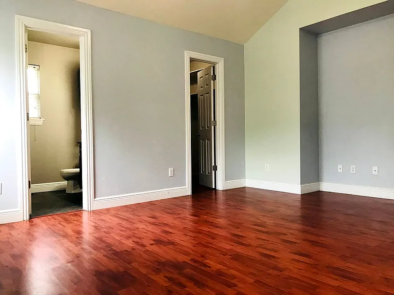 1652 W Cedar St — Photo 9
