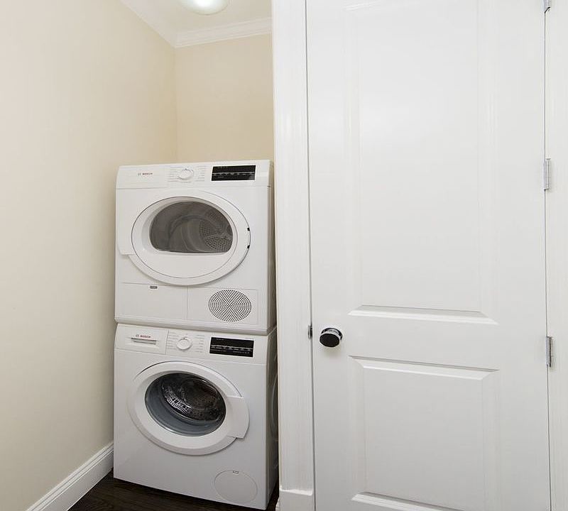 1st image of 1377 Lexington Ave APT 5B