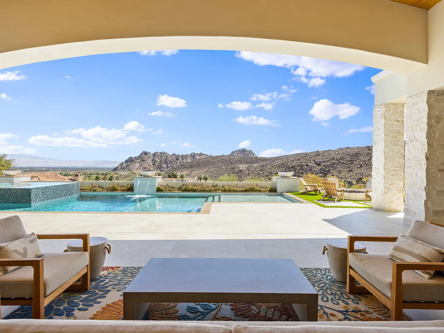 5 bed, 6500 sqft, $14,000 — Photo 3