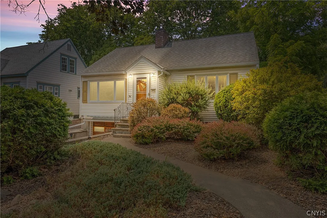 3 bed, 2.0 bath, 1404 sqft, $2,500 — Photo 2