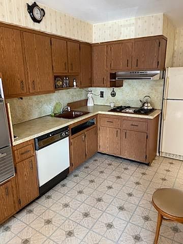 1st image of 10315 93rd St