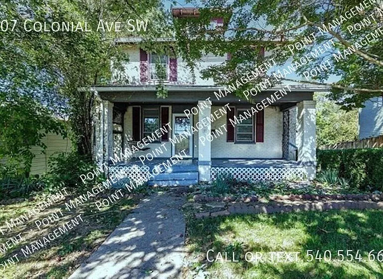 2407 Colonial Ave SW — Photo 1