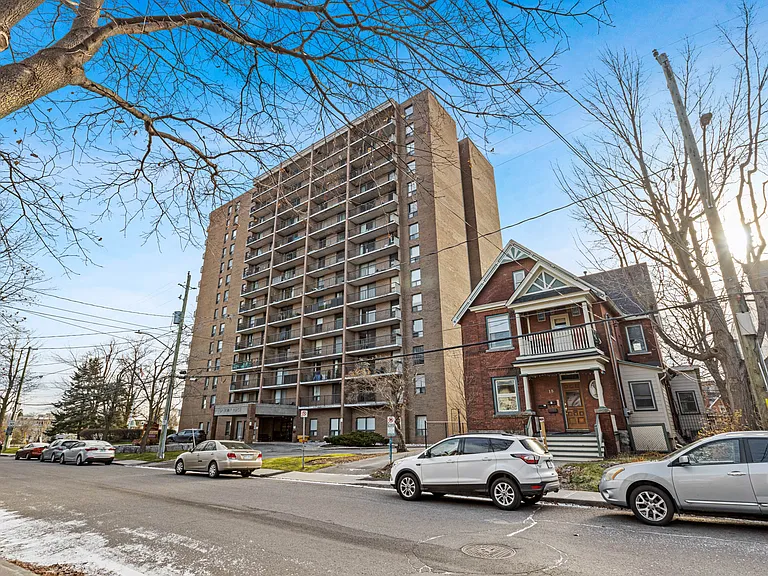 350 Queen Elizabeth Driveway — Photo 12