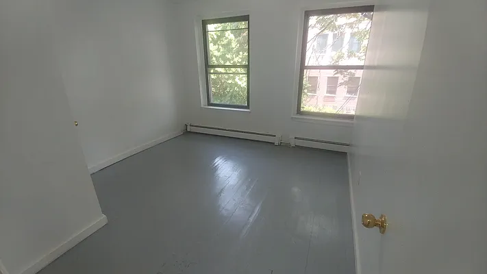 Rented by Downtown Mgt & Realty LLC | media 15