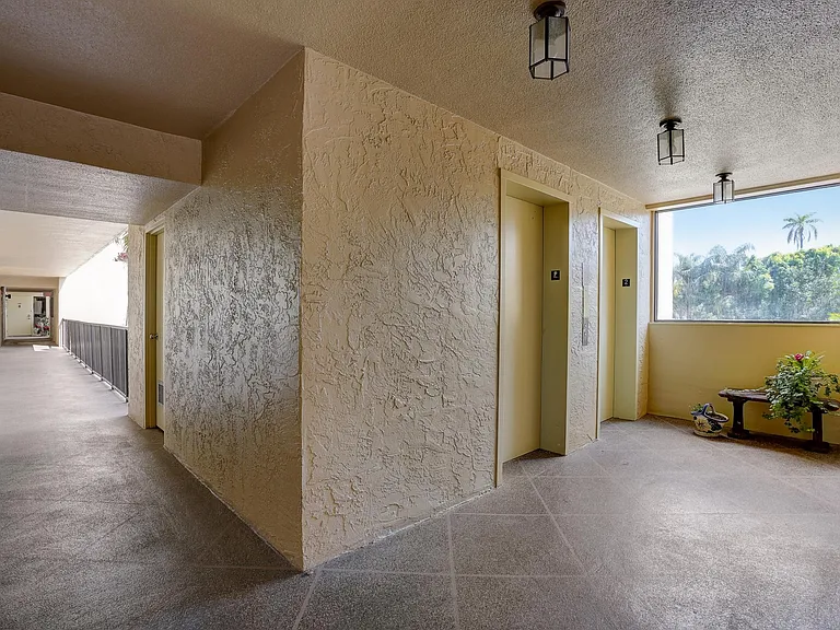 2621 Cove Cay Dr #405 — Photo 17