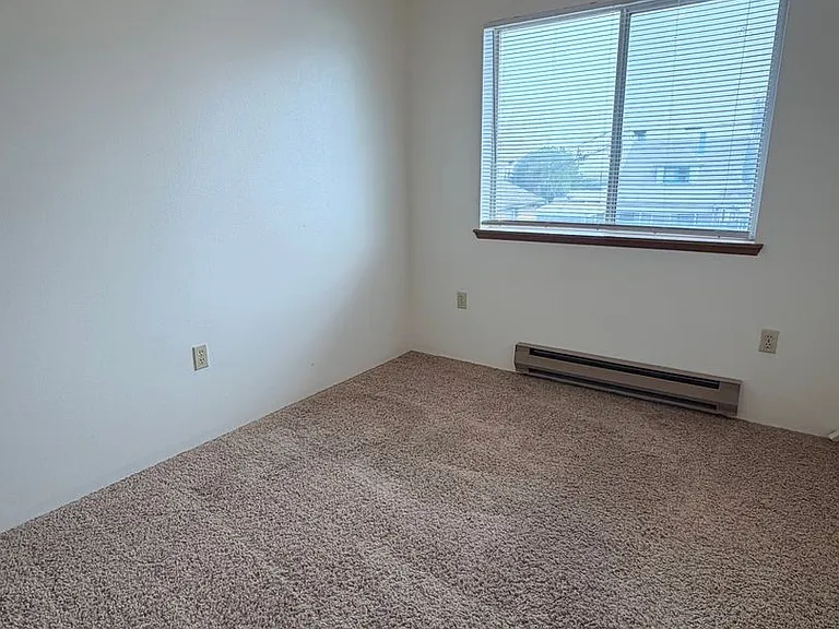 511 Yakima St — Photo 8
