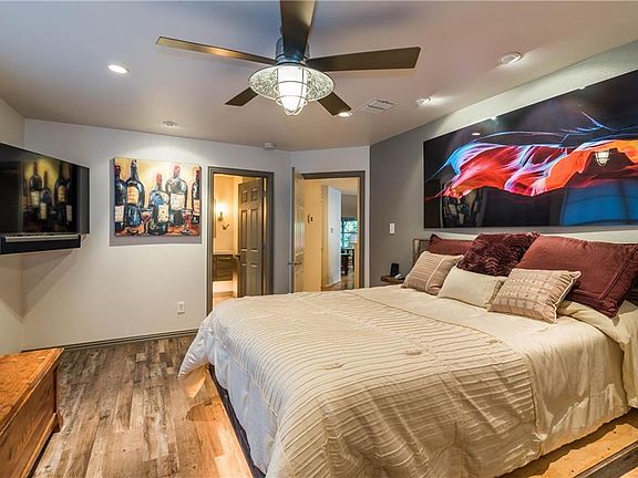 2nd image of 3917 Evergreen Ct