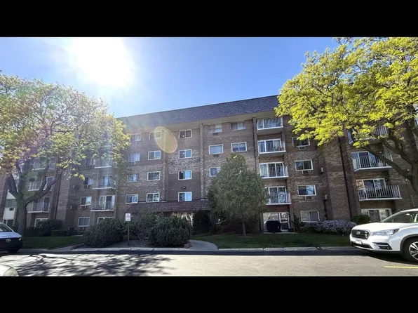 10373 Dearlove Rd APT 3D, Glenview, IL 60025