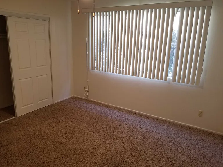 Fruitland Dr — Photo 32