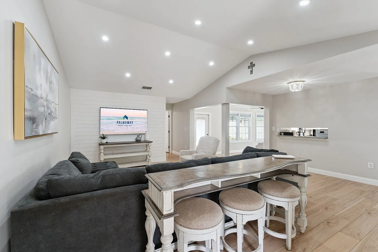 2 bed, 2.0 bath, 2023 sqft, $3,291 — Photo 3