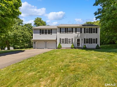 11 Coachlight Circle, Prospect, CT, 06712