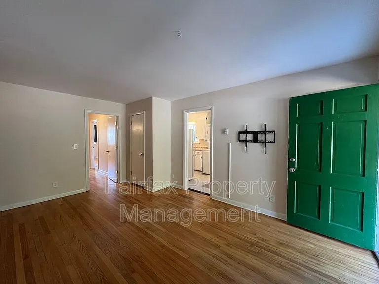 1937 Morehead Ave — Photo 5