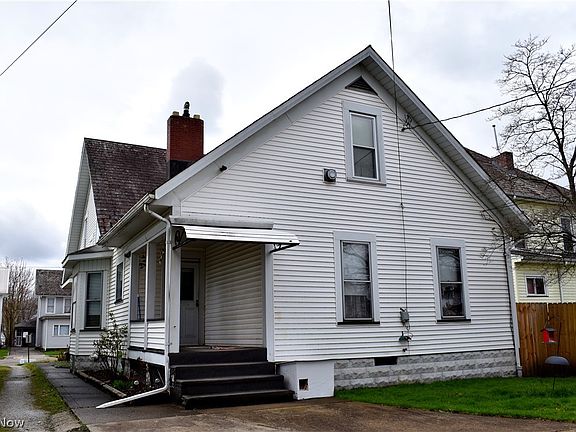 3rd image of 511 Fair Ave NW
