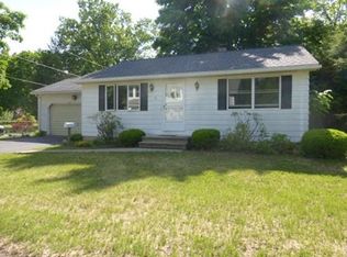 10 Lux Ave, Easthampton, MA 01027